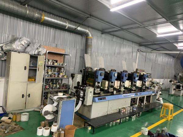 Hình ảnh xưởng sản xuất Hoàng Nam
